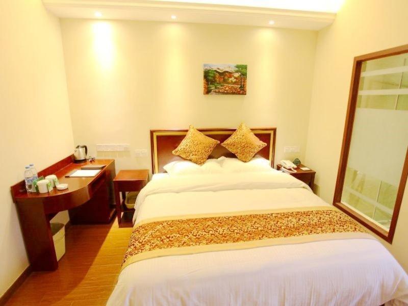 Greentree Inn Shanghai Hongqiao Metro Station Express Hotel Extérieur photo